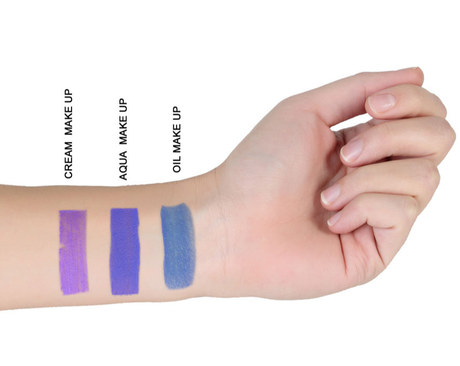Cream, Aqua und Oil Make-up im Vergleich in Violett