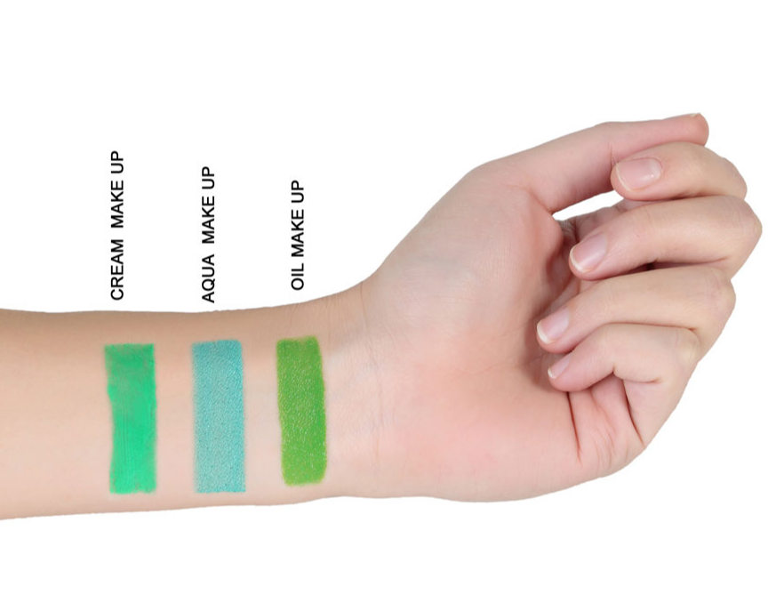 Cream, Aqua und Oil Make-up im Vergleich in Grün